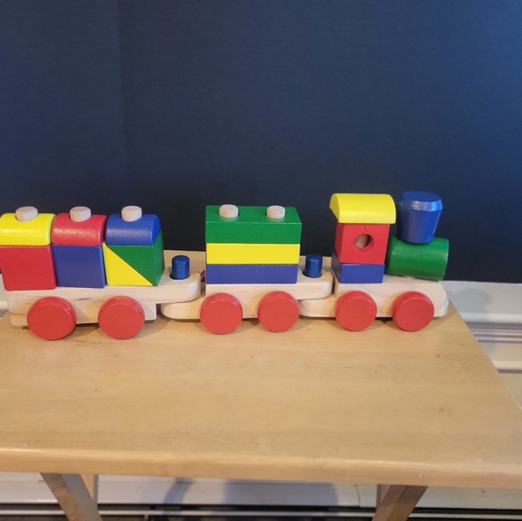 Melissa & Doug 18-piece Wooden Teain Set Ages 2+ - Picture 10 of 13